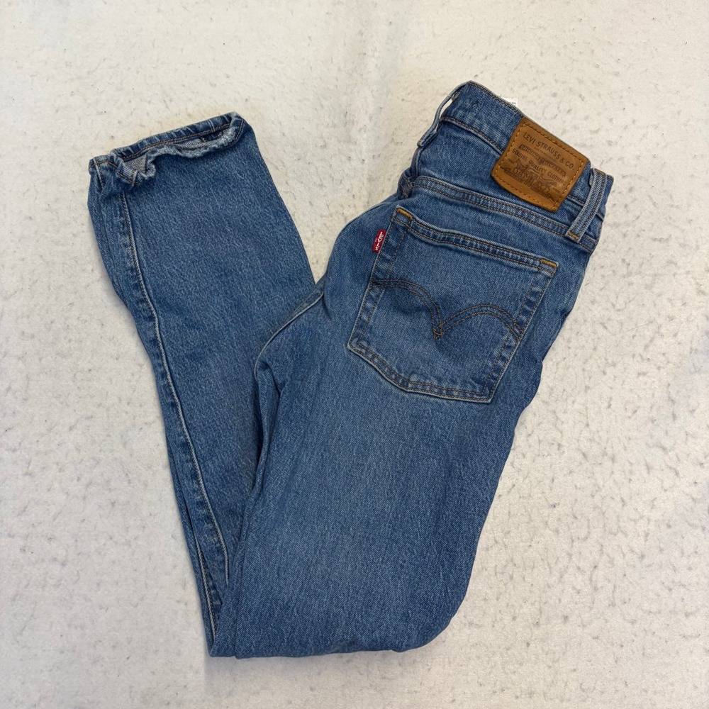 Levi Wedgie Jeans Women 24 Blue High Rise Straight Leg Distressed Hem